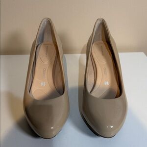 Rockport Women's trutech Taupe Patent Round-Toe Pumps - Neutral Taupe